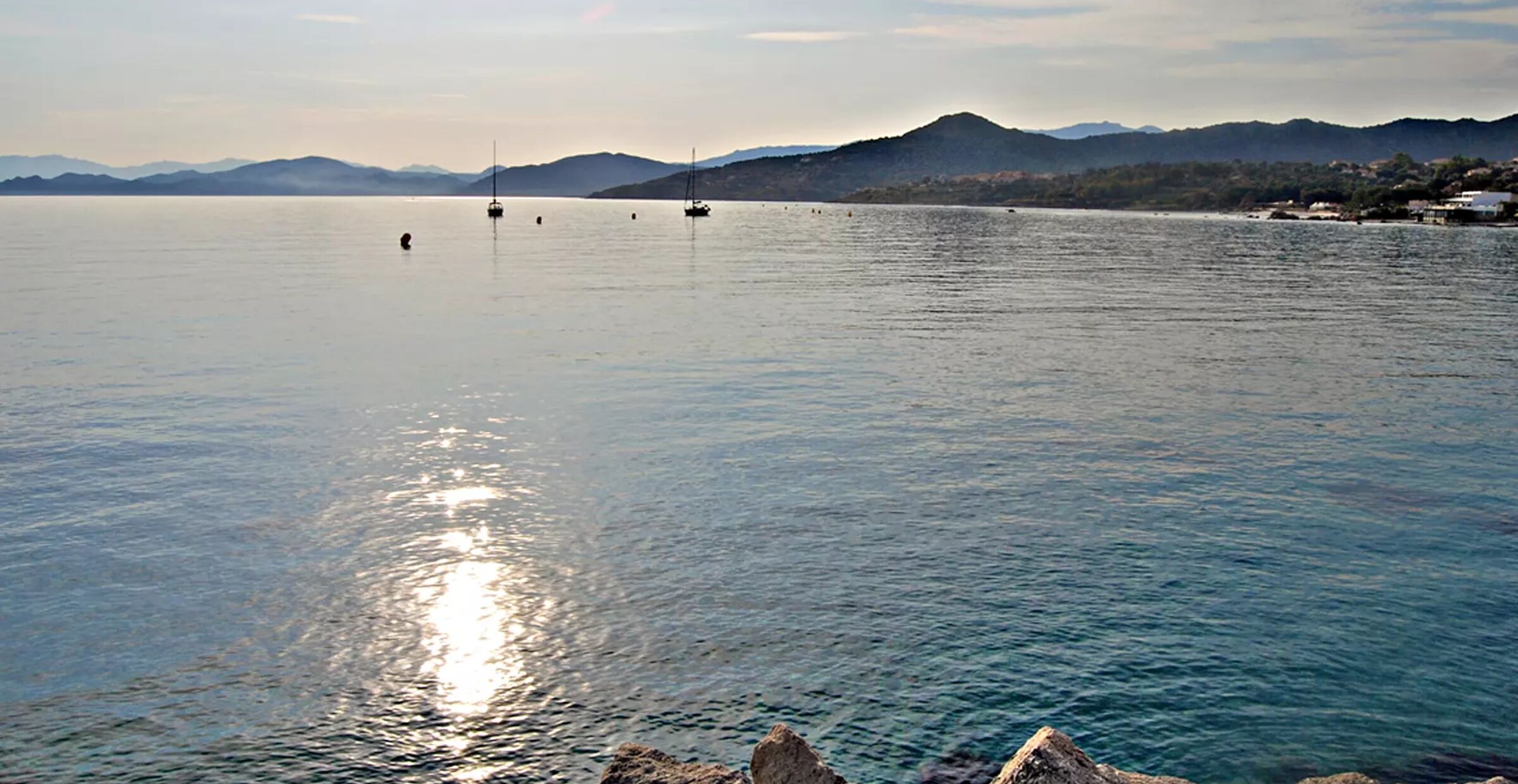 Finn hotell i L'Île-Rousse, Korsika